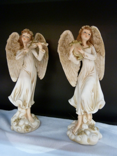 Engelmädchen m.Instrument 2f.sort., 11x7x24 cm