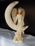 Engelmädchen auf Mond 2f.sort., 9x10x16 cm
